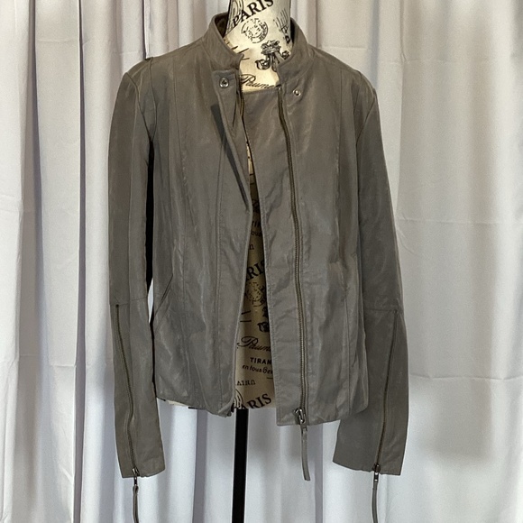 1313. Free People Gray Faux Suede Jacket EUC Size 12